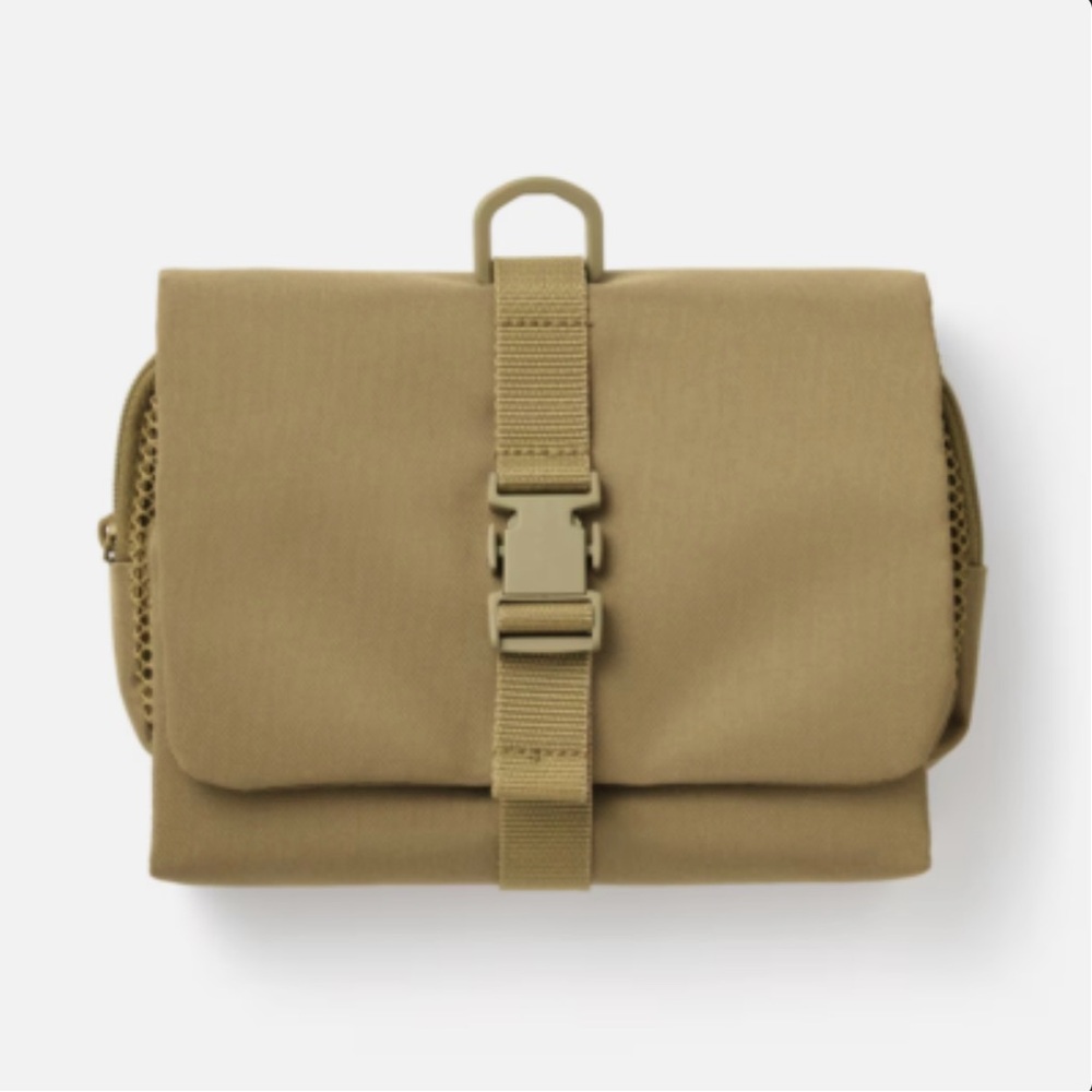 MUJI hanging case with detachable pouch polyester Beige (BNWT)